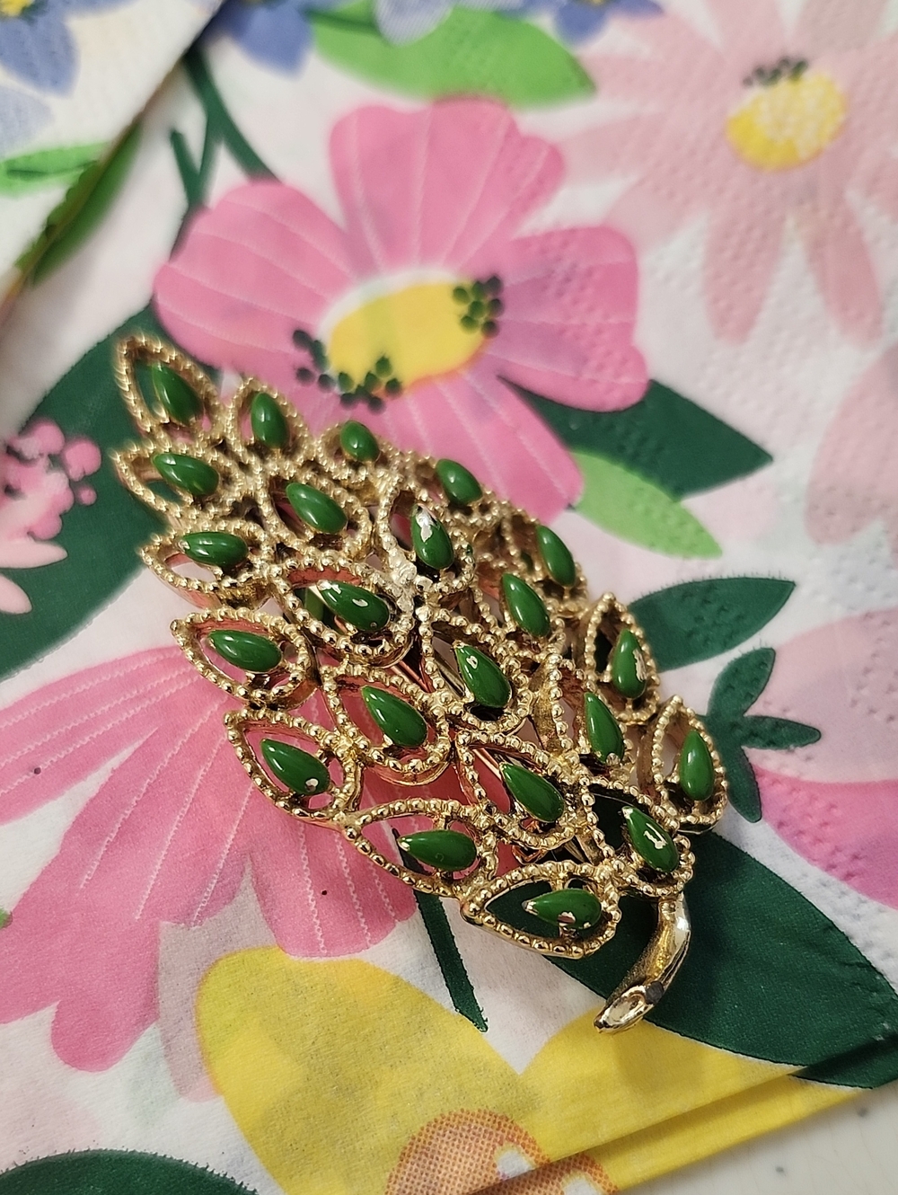 Vtg Gerry’s Gold Tone Green Enamel Leaf Filigree Brooch Pin 1960s